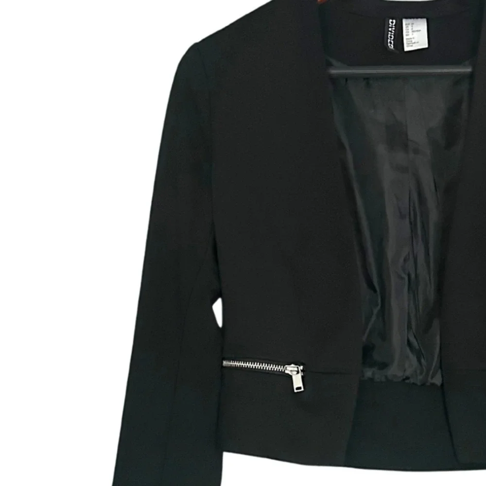 H&M Divided Cropped Blazer Jacket Womens Size 4 Black Open Front Zipper